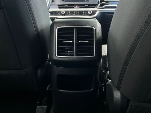 Used 2025 Kia Sportage LX image 12