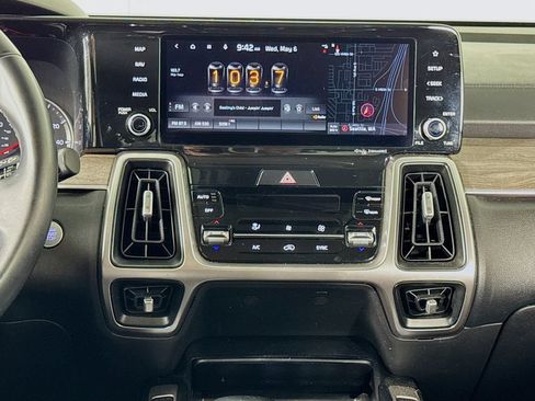 Used 2022 Kia Sorento EX w/ Panoramic Sunroof Package FWD image 24
