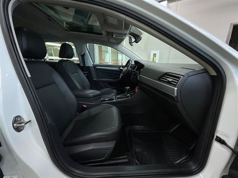 Used 2019 Volkswagen Jetta SE FWD image 26