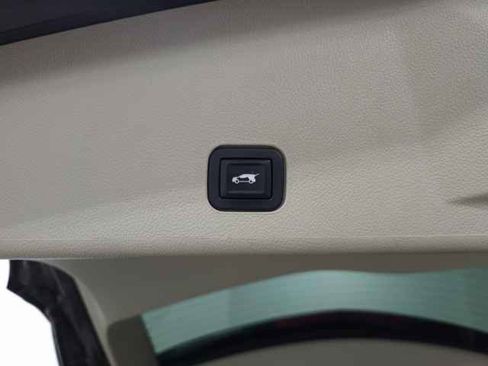 Used 2015 Cadillac SRX Luxury w/ Driver Awareness Package image 7