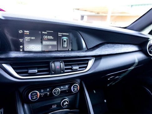 Used 2022 Alfa Romeo Stelvio Sprint image 23