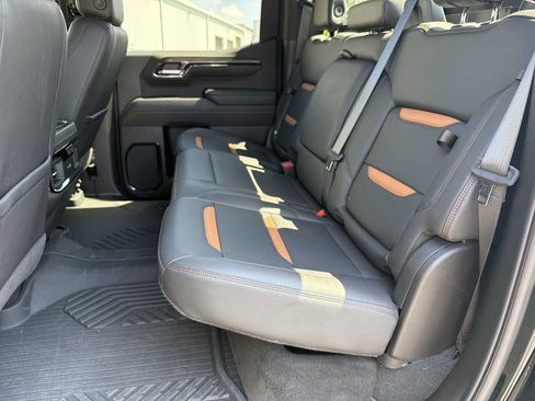 Used 2025 GMC Sierra 1500 AT4 w/ AT4 Premium Package AWD/4WD image 28