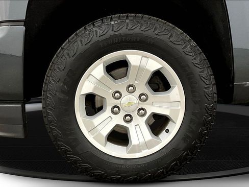 Used 2018 Chevrolet Silverado 1500 LT w/ All Star Edition image 33