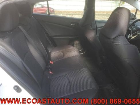 Used 2017 Toyota Prius Three image 11