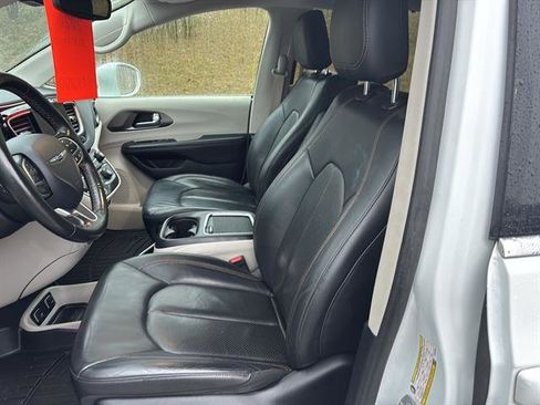 Used 2020 Chrysler Pacifica Touring-L Plus w/ Advanced Safetytec Group image 11