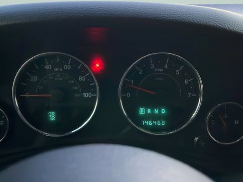 Used 2011 Jeep Wrangler Unlimited Sahara w/ Mopar Chrome Edition Group image 12