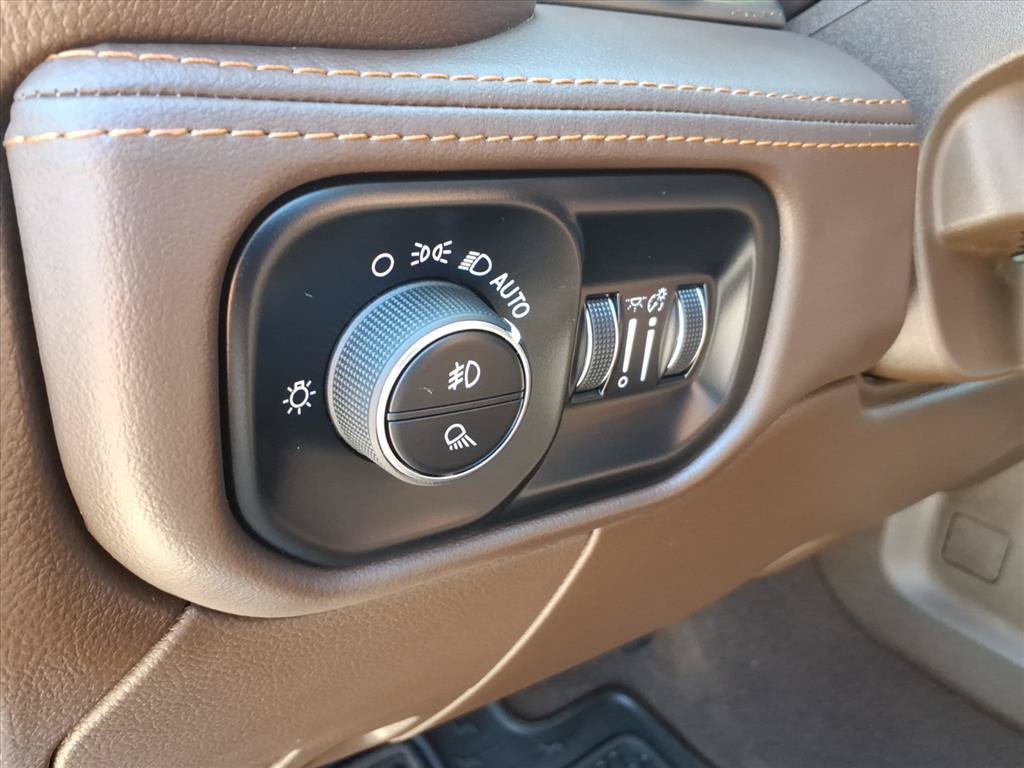 Used 2025 RAM 3500 Longhorn AWD/4WD image 24
