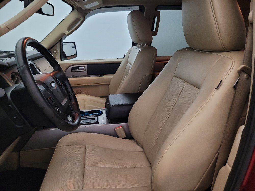Used 2017 Ford Expedition XLT w/ Equipment Group 202A AWD/4WD image 17