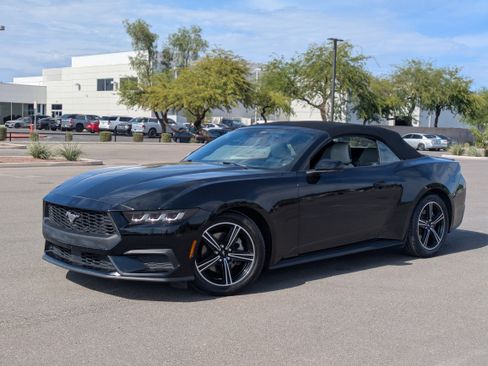 Used 2024 Ford Mustang Premium RWD image 31