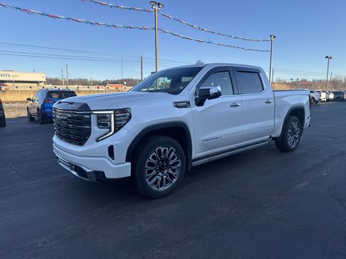 Used 2025 GMC Sierra 1500 Denali Ultimate image 8