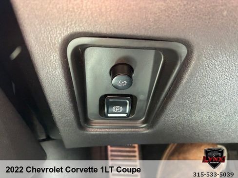 Used 2022 Chevrolet Corvette Stingray Coupe w/ 1LT RWD image 26