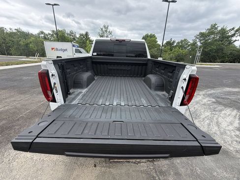 Used 2024 GMC Sierra 1500 Denali w/ Denali Reserve Package AWD/4WD image 23