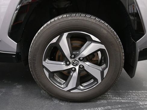 Certified 2021 Toyota RAV4 SE image 33