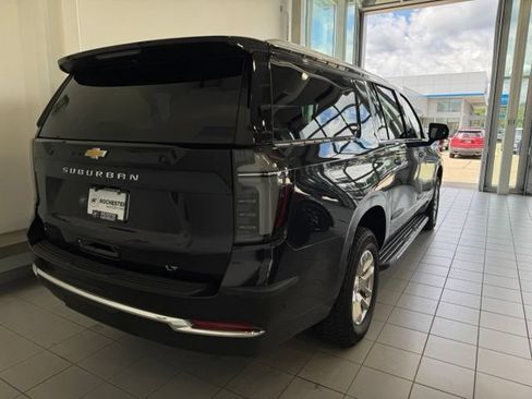 Certified 2025 Chevrolet Suburban LT w/ Comfort Package AWD/4WD image 34