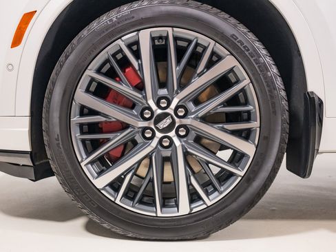 Used 2024 Cadillac XT6 Sport w/ Technology Package image 15