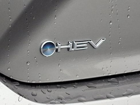 Used 2025 Toyota Camry SE image 35