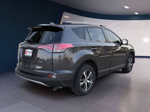 Used 2018 Toyota RAV4 XLE FWD image 5