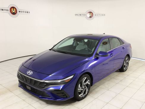 Used 2025 Hyundai Elantra Limited FWD image 35