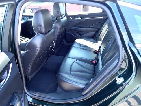 Used 2017 Buick LaCrosse Essence FWD image 8
