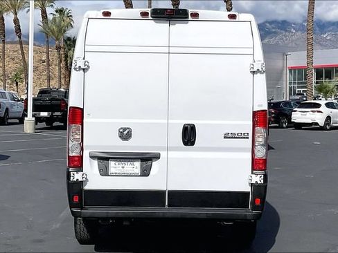 Used 2025 RAM ProMaster 2500 w/ Convenience Group FWD image 3
