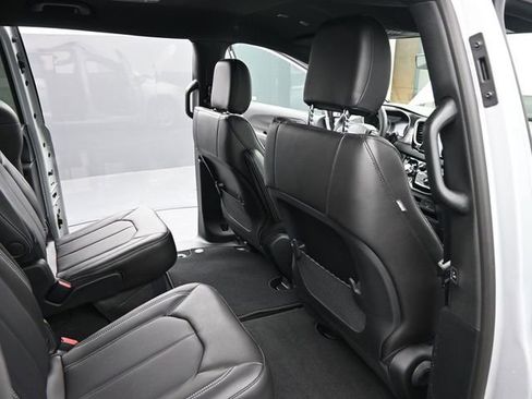 New 2026 Chrysler Voyager LX image 18