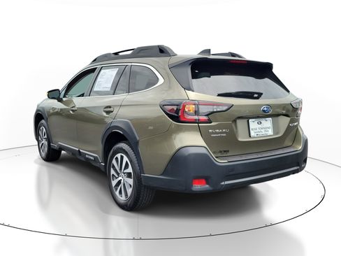 Used 2025 Subaru Outback Premium w/ Popular Package #1A AWD/4WD image 3