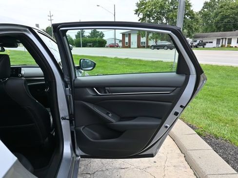 Used 2018 Honda Accord Sport image 20