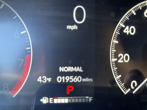 Used 2025 Honda HR-V Sport image 6