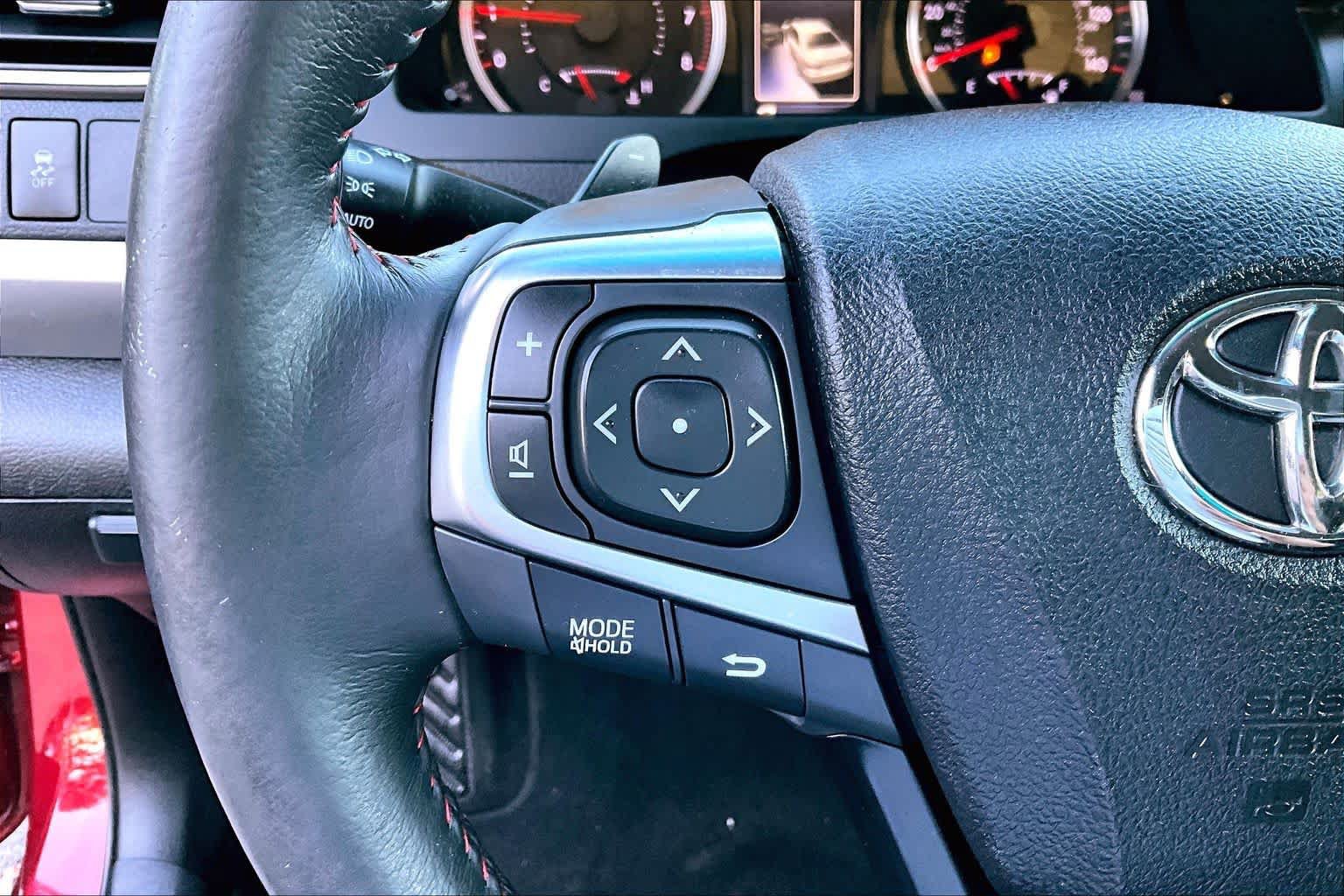 Used 2016 Toyota Camry SE FWD image 22
