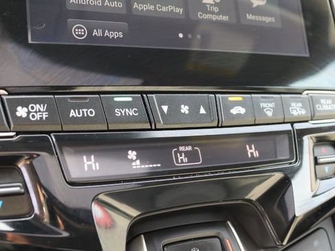 Used 2018 Honda Odyssey EX-L image 16