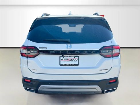 Used 2023 Honda Pilot Touring image 6