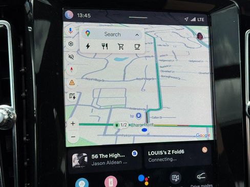 Certified 2024 Volvo XC40 B5 Plus image 21