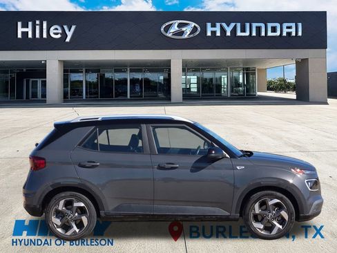 Certified 2023 Hyundai Venue Limited w/ Cargo Package image 3