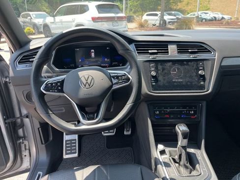 Used 2023 Volkswagen Tiguan SE R-Line FWD image 16