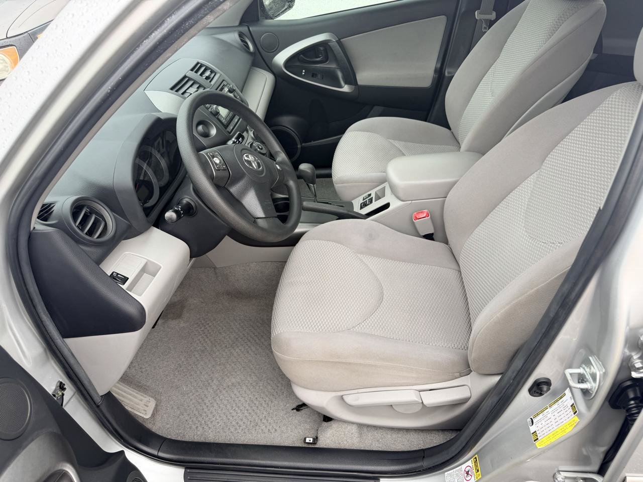 Used 2012 Toyota RAV4 FWD w/ Upgrade Value Pkg image 29