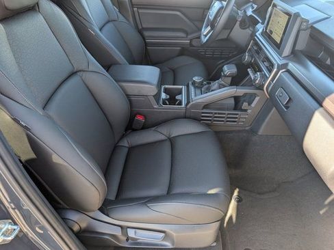 Used 2025 Toyota 4Runner SR5 image 25