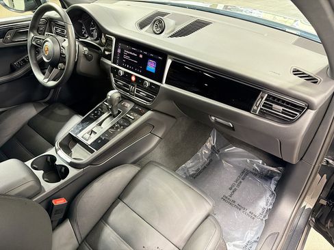 Certified 2026 Porsche Macan AWD/4WD image 15