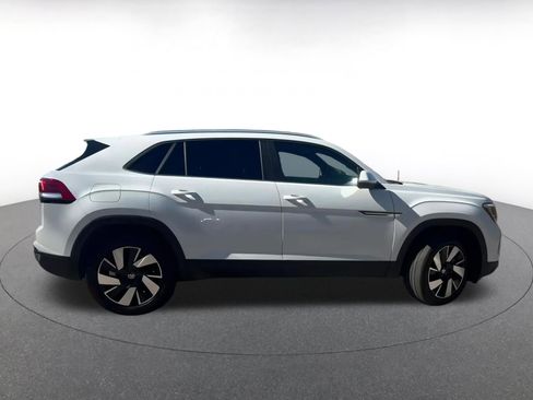Used 2025 Volkswagen Atlas Cross Sport SE image 16