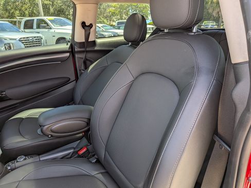 Used 2024 MINI Cooper 2-Door Hardtop FWD image 13