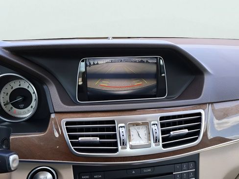 Used 2016 Mercedes-Benz E 350 4MATIC Sedan image 24