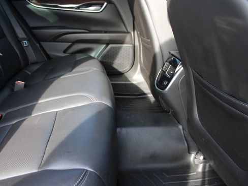 Used 2016 Cadillac XTS Luxury image 25