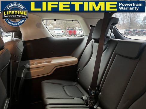 Used 2024 Kia Carnival SX image 27