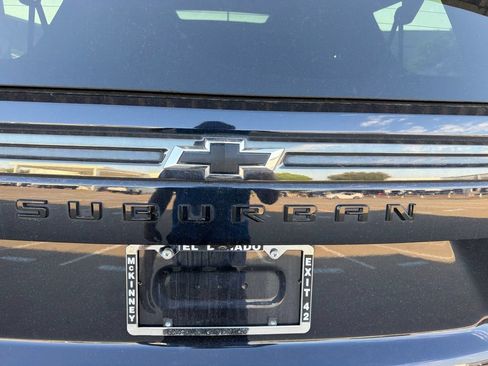 Used 2021 Chevrolet Suburban Z71 AWD/4WD image 10