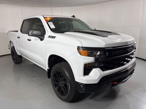 Used 2024 Chevrolet Silverado 1500 Custom Trail Boss w/ LPO, Dark Essentials Package image 2