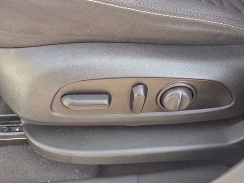 Used 2020 Chevrolet Equinox LT image 24