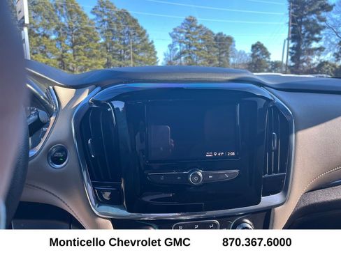 Used 2023 Chevrolet Traverse LS w/ Safety Package image 13