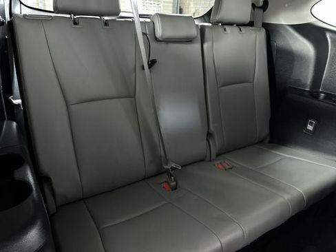 Used 2023 Toyota Highlander XLE AWD/4WD image 28