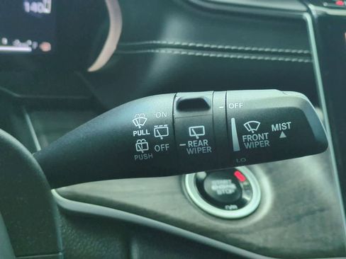 Certified 2025 Jeep Grand Cherokee Limited RWD image 27