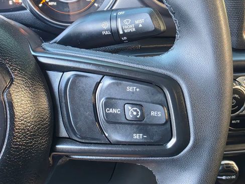 Used 2023 Jeep Gladiator Sport AWD/4WD image 19