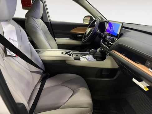 New 2026 Toyota Grand Highlander Platinum image 19